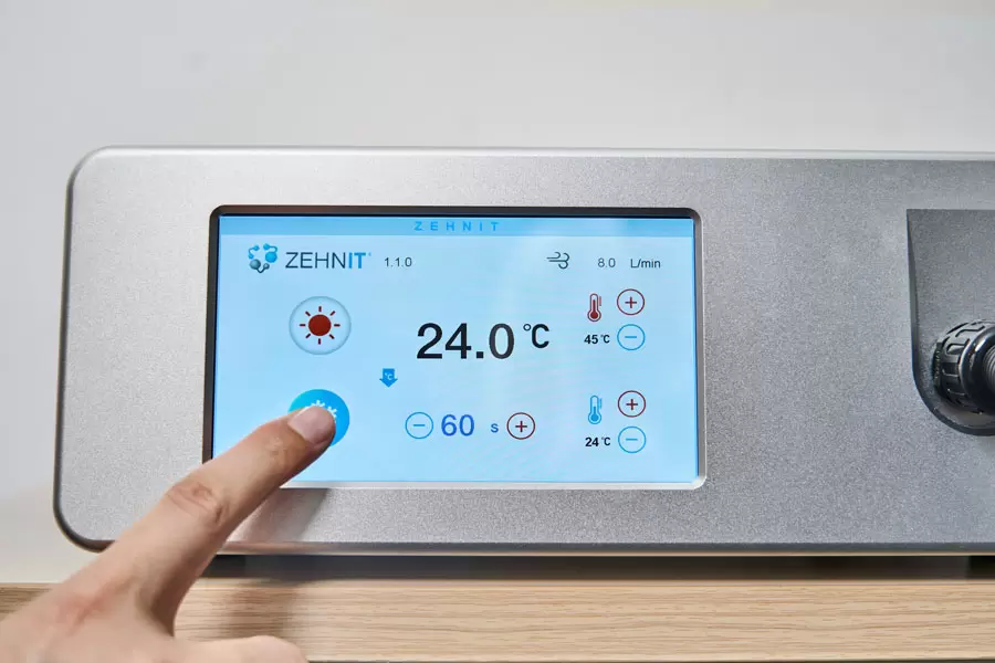 Gro&szlig;er Touchscreen f&uuml;r effiziente Einrichtung